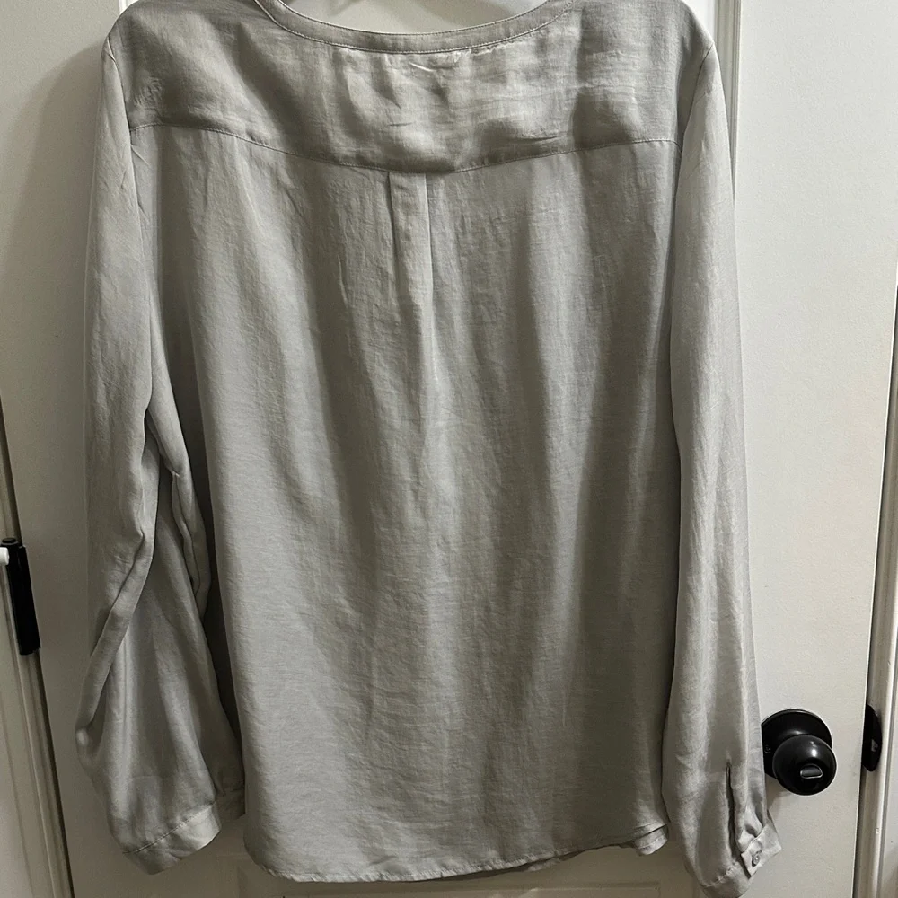 BNWT LOFT Light Gray Long Sleeve Sheer Blouse with Button Detail - Picture 5 of 6